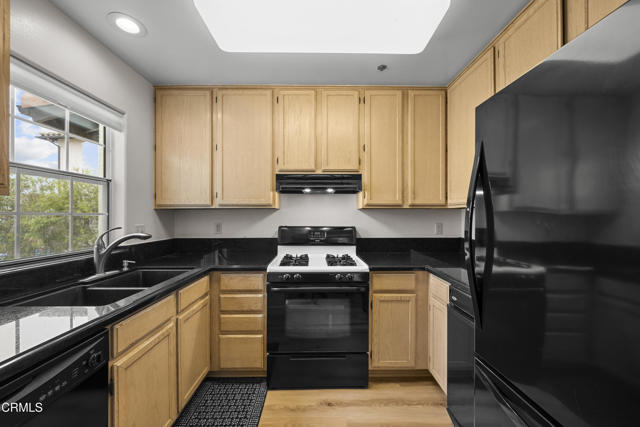 Detail Gallery Image 12 of 29 For 5202 Driftwood St, Oxnard,  CA 93035 - – Beds | – Baths