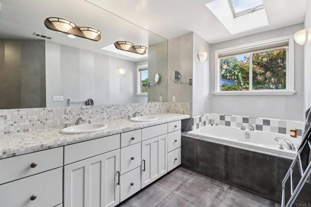 Detail Gallery Image 33 of 72 For 1607 Hunsaker St, Oceanside,  CA 92054 - 4 Beds | 3 Baths