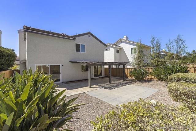 4041 Tynebourne Cir, San Diego CA: https://media.crmls.org/mediaz/8ac35f95-a543-43ec-ba50-c689c1335058.jpg