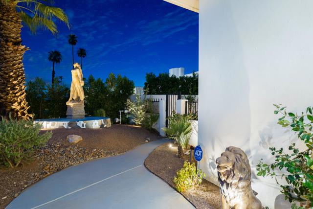 74775 Del Coronado Drive, Palm Desert CA: https://media.crmls.org/mediaz/8ac3babf-de47-490e-a1be-49f0f7678a41.jpg