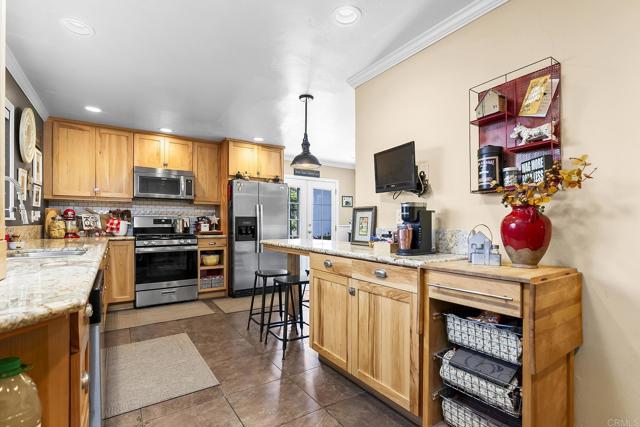 8420 Porter Hill Terrace, La Mesa CA: https://media.crmls.org/mediaz/8ac41d51-3f0d-472c-aab2-6cbaf1aeefb6.jpg