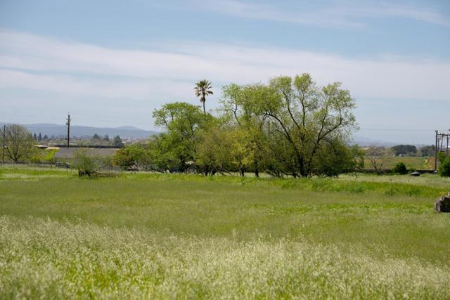 540 Old Natividad Road, Salinas CA: https://media.crmls.org/mediaz/8ac4d338-a1cb-44ab-adf0-00539ec289ec.jpg