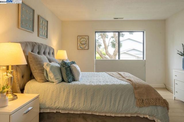 402 Laurel, Half Moon Bay, California 94019, 2 Bedrooms Bedrooms, ,2 BathroomsBathrooms,Condominium,For Sale,Laurel,41067718