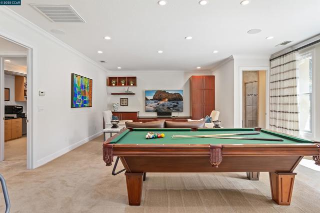 2142 Deer Oak Way, Danville CA: https://media.crmls.org/mediaz/8ac63927-9321-41b8-923c-7a85e9079637.jpg