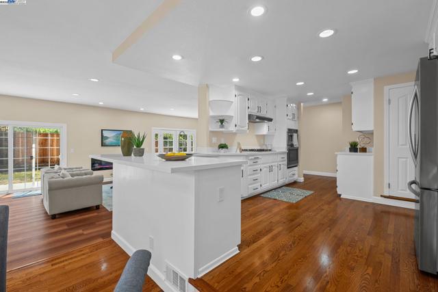 2316 Tulip Rd, San Jose CA: https://media.crmls.org/mediaz/8ac6c141-14c0-4fa1-86c6-12b1cddf5ad7.jpg