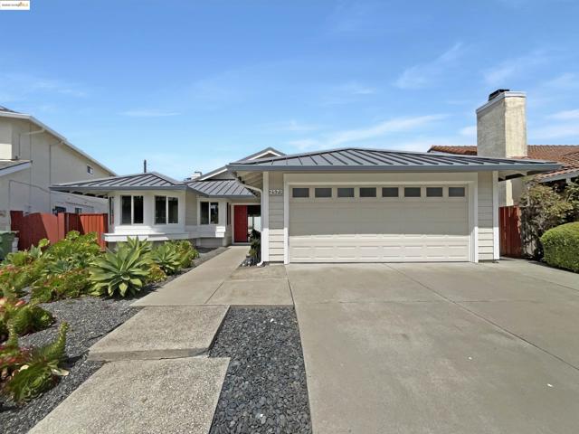 2579 Bishop Ave, Fremont CA: https://media.crmls.org/mediaz/8ac7190f-6195-48ce-bbc7-1e8383844b49.jpg