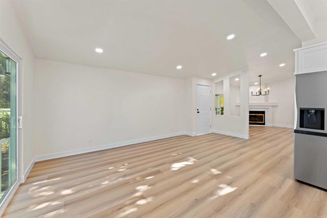 Detail Gallery Image 8 of 30 For 13162 Highway 8 Business #104,  El Cajon,  CA 92021 - 3 Beds | 2 Baths