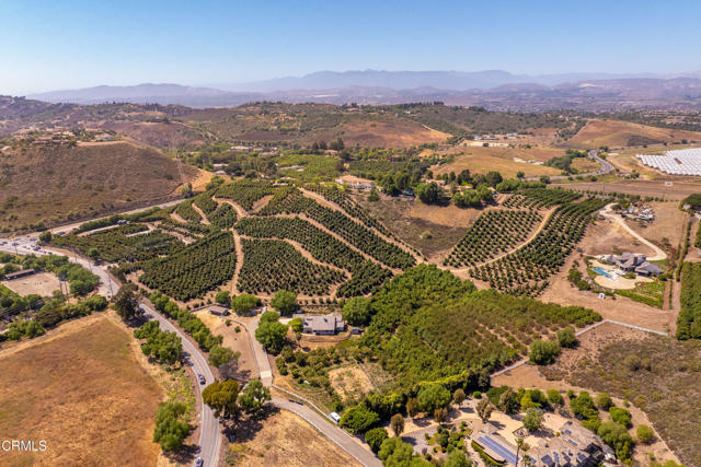 4850 N Moorpark Road, Thousand Oaks CA: https://media.crmls.org/mediaz/8ac7c564-c777-43bc-b930-9601fe5fd1b1.jpg