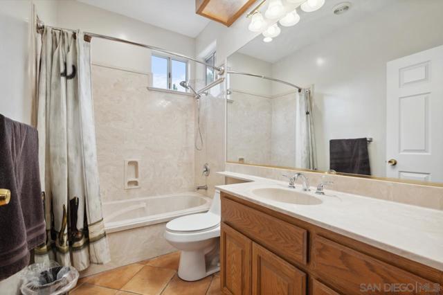 15091 Chemise Creek Rd, Ramona CA: https://media.crmls.org/mediaz/8ac7d3d3-ce27-4865-b2ca-b1f01de5fb14.jpg