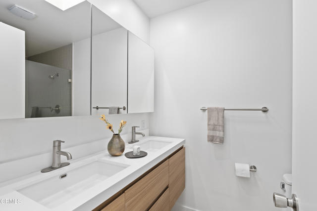 3832 E Casselle Avenue, Orange CA: https://media.crmls.org/mediaz/8ac83116-eca5-43f3-b0f4-a8d5ad605d35.jpg