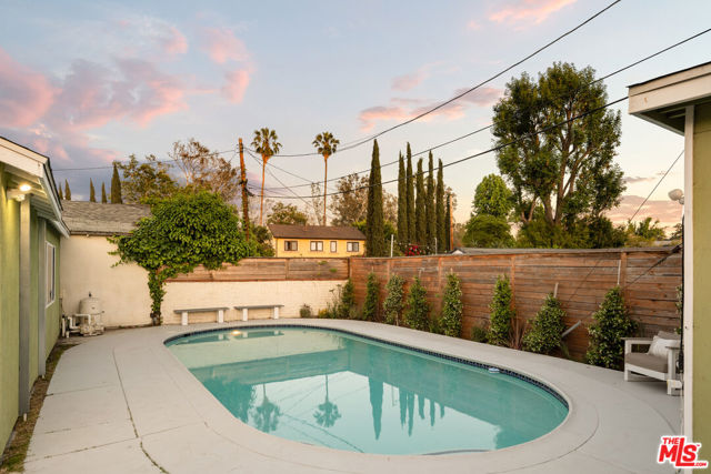 11536 Otsego Street, Valley Village CA: https://media.crmls.org/mediaz/8ac8386a-3344-469b-a558-575c13b55f61.jpg