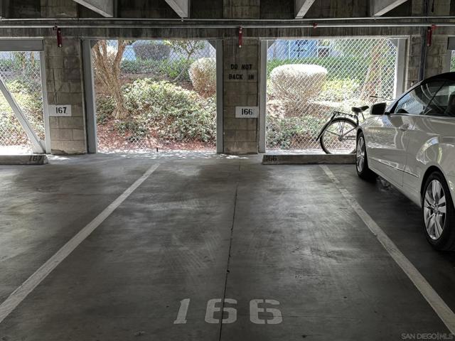 1885 Diamond St, San Diego CA: https://media.crmls.org/mediaz/8ac96f7c-16e2-4d71-9f19-69b4954bf3c2.jpg