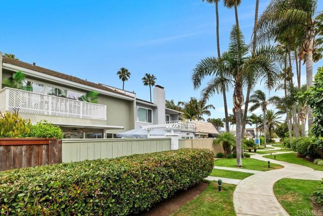 Detail Gallery Image 5 of 40 For 69 Half Moon Bend, Coronado,  CA 92118 - 3 Beds | 3/1 Baths