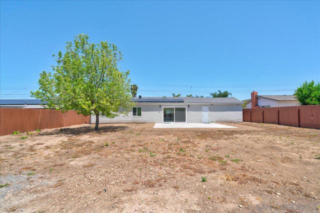14543 Kittery St, Poway CA: https://media.crmls.org/mediaz/8aca00d1-2eca-4df1-a093-8cdb4925d015.jpg
