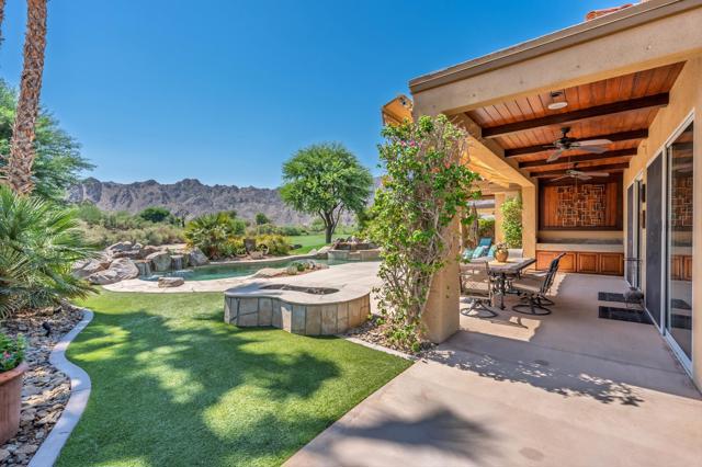 57205 Merion, La Quinta CA: https://media.crmls.org/mediaz/8aca1392-929e-4acc-8469-407a5ac57b67.jpg
