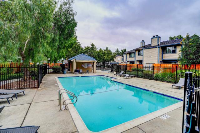 Image 42 of 50 For 6047 Joaquin Murieta Ave  F