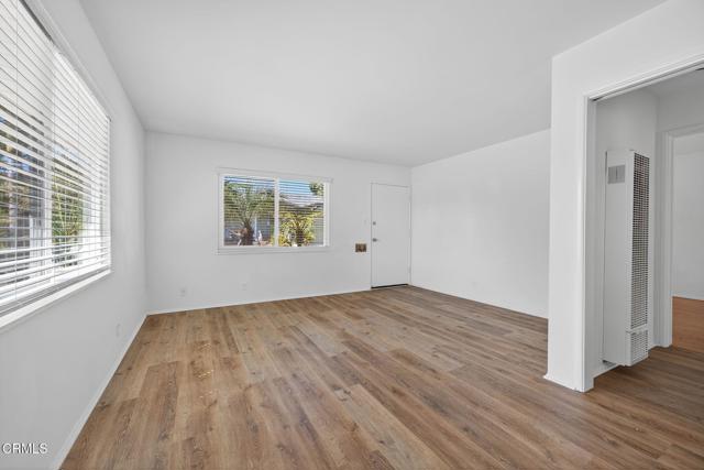 286 Homer Avenue, Ventura CA: https://media.crmls.org/mediaz/8acb2177-83cc-417d-b973-7dee629713b7.jpg