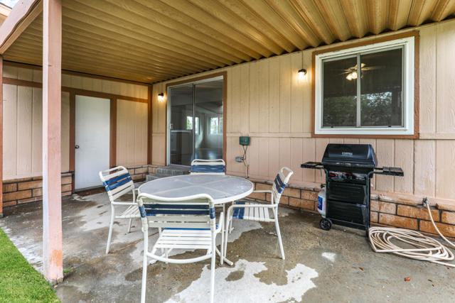 1223 Via Yolo, Cathedral City CA: https://media.crmls.org/mediaz/8acb2330-a5d4-44d2-93dc-70345d3bd2ff.jpg