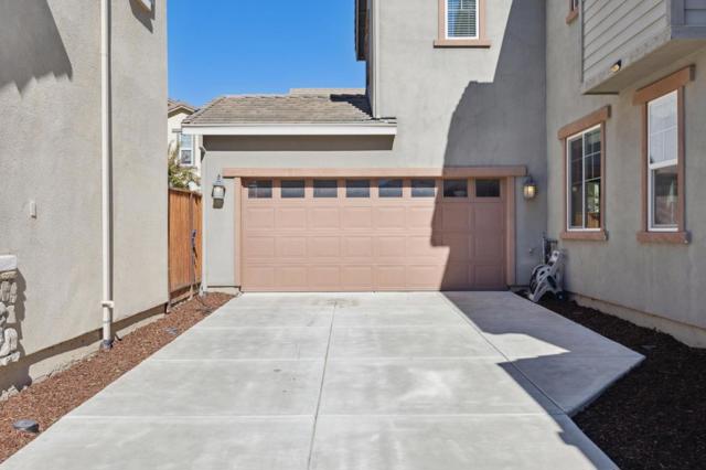 2521 Apricot Way, Gilroy CA: https://media.crmls.org/mediaz/8acbfe79-2f5a-434e-bae2-6812b35af5ab.jpg
