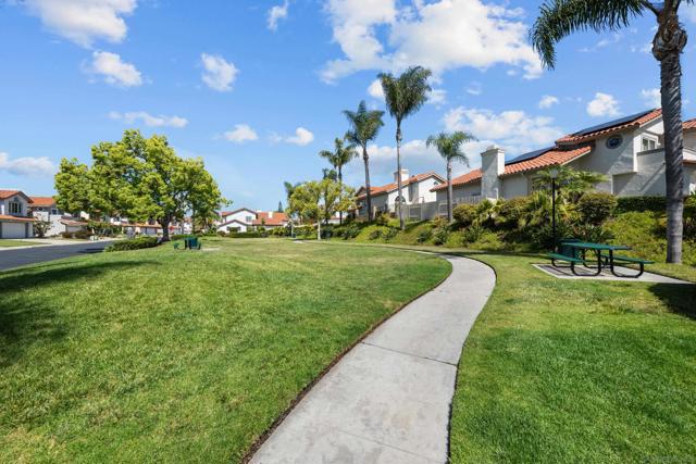 1572 Roma Dr, Vista CA: https://media.crmls.org/mediaz/8accb519-a24f-4dc6-a6f1-8da4f16efecc.jpg