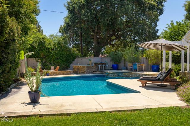 131 Christopher Lane, Ojai CA: https://media.crmls.org/mediaz/8acccb33-3cb8-4d32-9200-05221531863c.jpg