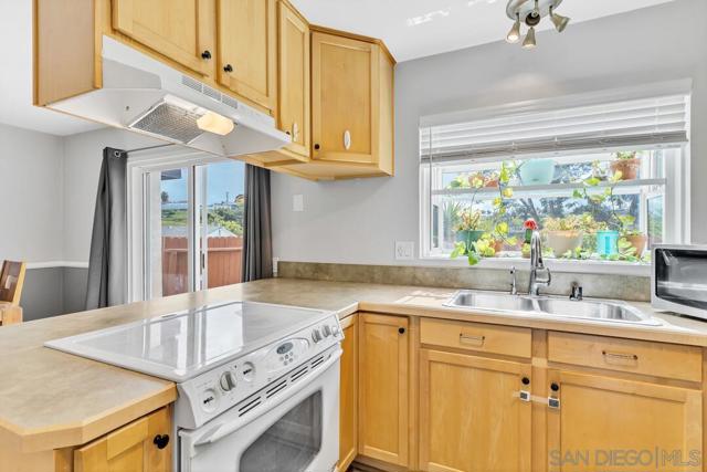 5875 Reo Ter, San Diego CA: https://media.crmls.org/mediaz/8acd0392-cfb7-47a5-8137-198037e8721b.jpg