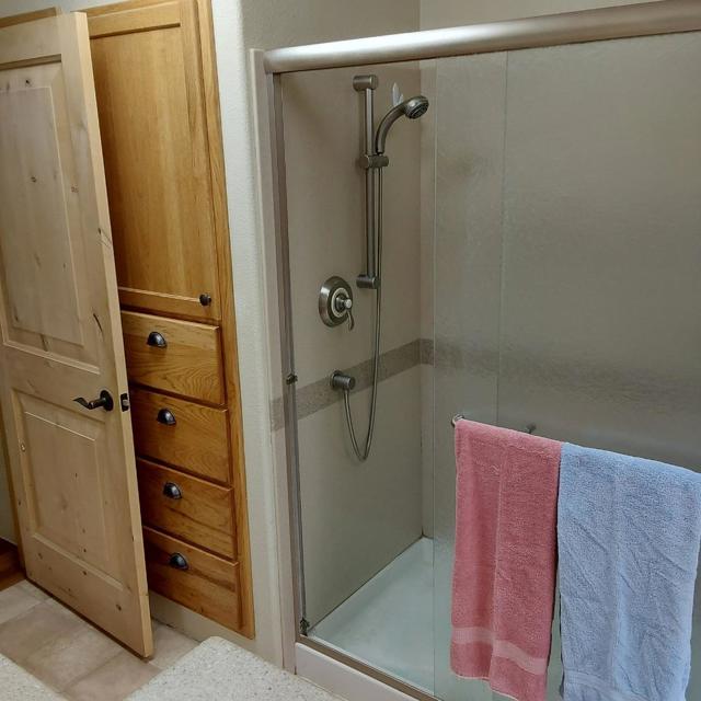 5051 Arctic Lane, Somerset CA: https://media.crmls.org/mediaz/8acd9604-101e-4680-a57d-29efa77c30c7.jpg