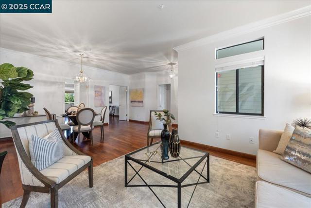 5501 Terra Granada Dr, Walnut Creek CA: https://media.crmls.org/mediaz/8ace6c24-815e-4564-a451-e025e6eaf43c.jpg