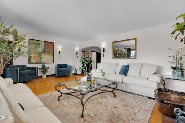 1807 Vistillas Road, Altadena CA: https://media.crmls.org/mediaz/8acf0c92-bed1-4b4d-b59d-d7719654719a.jpg