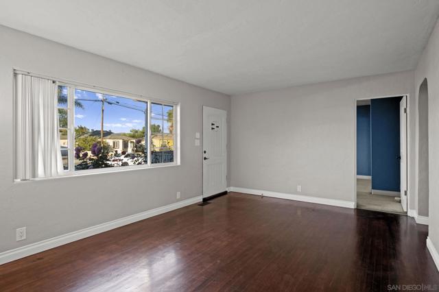 795 W Washington Ave, El Cajon CA: https://media.crmls.org/mediaz/8acf0f2c-c7cc-4b88-9159-f083451c335f.jpg