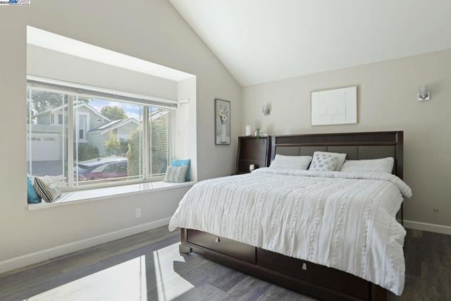 10034 Foxboro Cir, San Ramon CA: https://media.crmls.org/mediaz/8acfd0ab-876e-48aa-a60e-93759e64e054.jpg