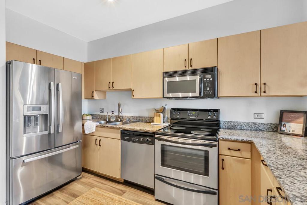 1643 6th Ave. - photo 4