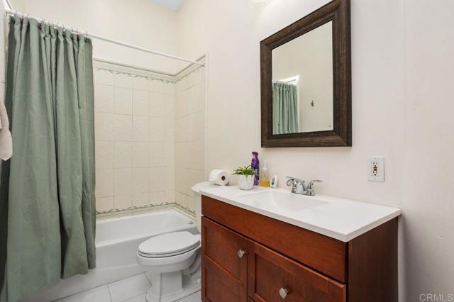 1101 York Dr., Vista CA: https://media.crmls.org/mediaz/8ad0a58b-2f2e-4468-9467-a0dddf26f546.jpg