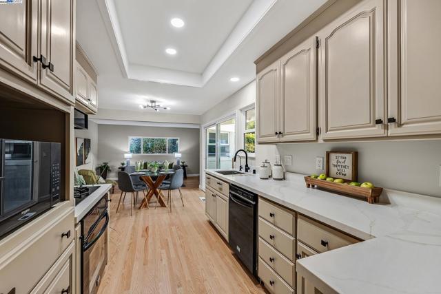 35629 Dee Pl, Fremont CA: https://media.crmls.org/mediaz/8ad0e5ed-5501-4c68-bc01-8870548c3193.jpg