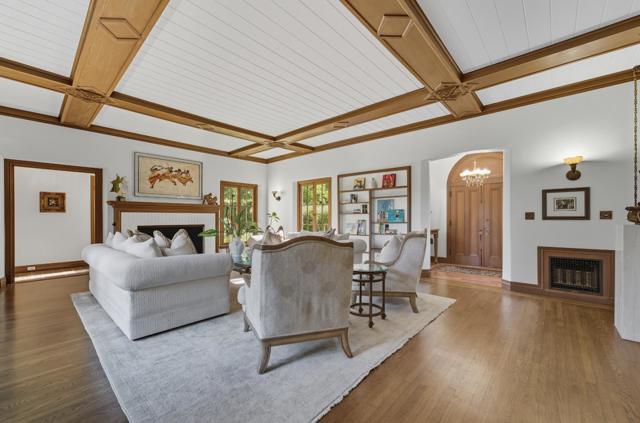 626 Occidental Avenue, San Mateo CA: https://media.crmls.org/mediaz/8ad15467-a8e2-451d-a8d7-939c0c5fd928.jpg