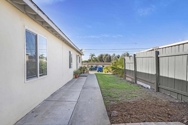 747 Indian Rock Rd, Vista, California 92084, ,Multi-Family,For Sale,Indian Rock Rd,240025147SD