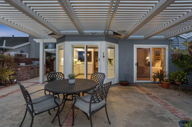 7414 Lantana, Carlsbad CA: https://media.crmls.org/mediaz/8ad239e6-9c1e-4f5a-86bd-b0734e0242cd.jpg