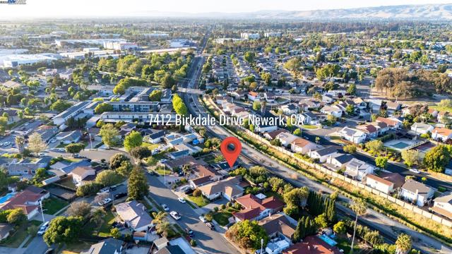 7412 Birkdale Dr, Newark CA: https://media.crmls.org/mediaz/8ad27b07-4770-42d7-b818-d953b9a7f3d0.jpg