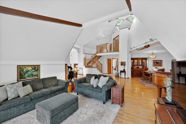 5224 Twin Falls Road, Morgan Hill CA: https://media.crmls.org/mediaz/8ad2bed6-18a4-4bc8-acae-2d35c600b929.jpg