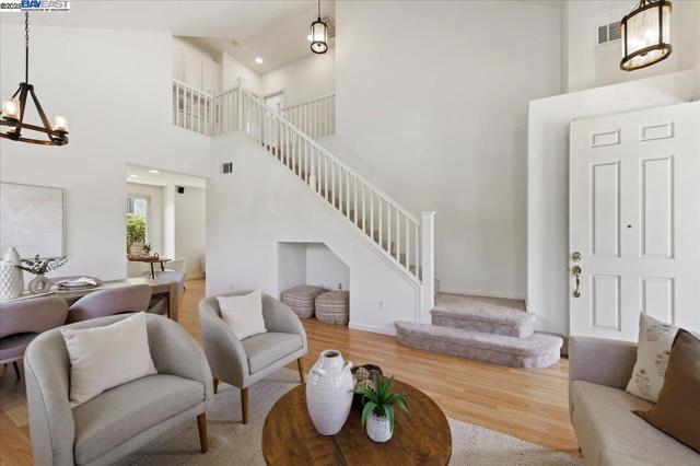 3989 Strafford Ct, Dublin CA: https://media.crmls.org/mediaz/8ad328e8-d103-49a5-a303-c3686a5fe17a.jpg