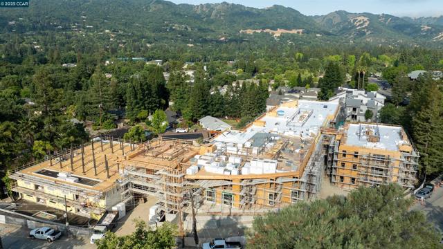 375 W El Pintado Rd, Danville CA: https://media.crmls.org/mediaz/8ad36cec-968b-490b-97d8-7a937346a037.jpg