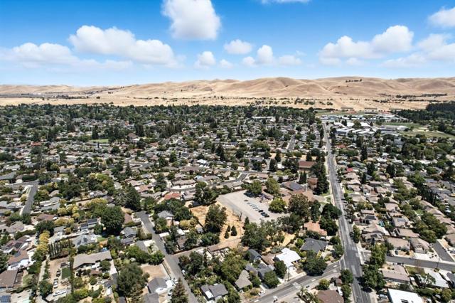 1579 West Street, Concord CA: https://media.crmls.org/mediaz/8ad3806e-8513-43cf-82cd-d541f730be91.jpg