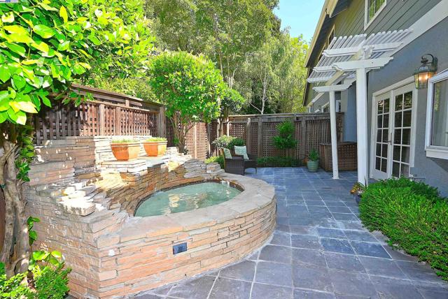226 Promenade Ln, Danville CA: https://media.crmls.org/mediaz/8ad407f2-f2da-4f70-b27a-c92638625cd8.jpg