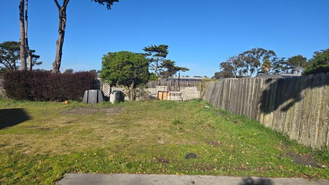 221 Mortimers (Unit B) Lane, Marina CA: https://media.crmls.org/mediaz/8ad416e1-8738-4655-900d-8b8643333c10.jpg