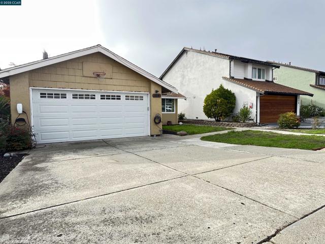 120 Bonita Ct, Rodeo CA: https://media.crmls.org/mediaz/8ad49f88-3112-4527-b6a4-3cbc2a343553.jpg