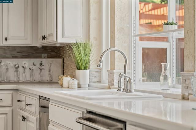 Image 22 of 60 For 812 Beaver Creek Ct