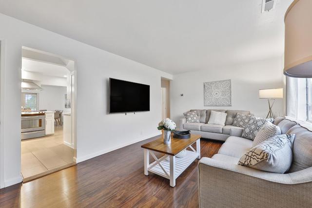 672 Claridge Drive, Pacifica CA: https://media.crmls.org/mediaz/8ad5e677-c33b-4b1a-8420-3efabb1497b0.jpg