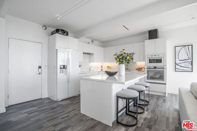 8506 Magnolia Drive, Los Angeles CA: https://media.crmls.org/mediaz/8ad5e71e-2f73-4c4e-9b05-6af5ea8f70ed.jpg