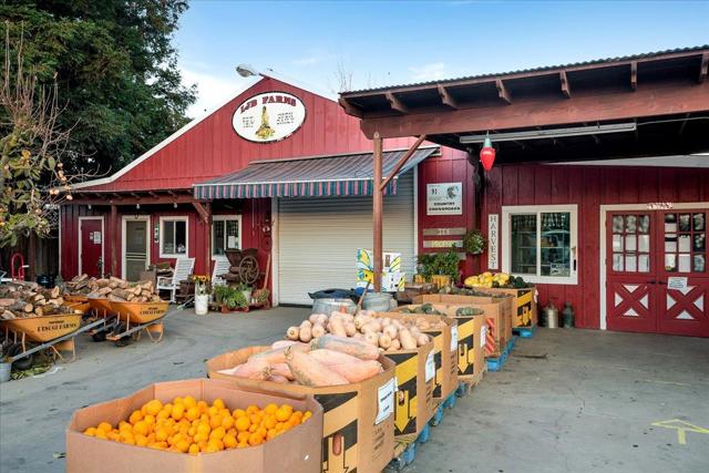 1501 Welburn Avenue, Gilroy CA: https://media.crmls.org/mediaz/8ad63d23-304e-480d-a07e-e0f72e559f0f.jpg