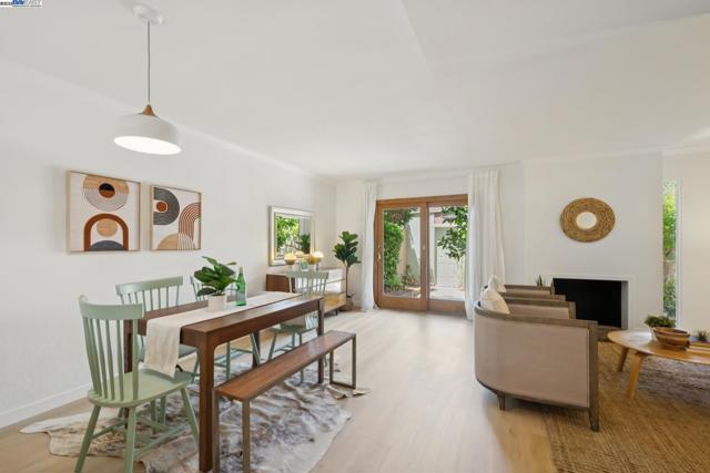 1105 Fontana Dr, Alameda CA: https://media.crmls.org/mediaz/8ad65c83-70af-4183-8eb6-a77c038201ad.jpg